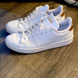 Women’s Adidas Sneaker Size 9